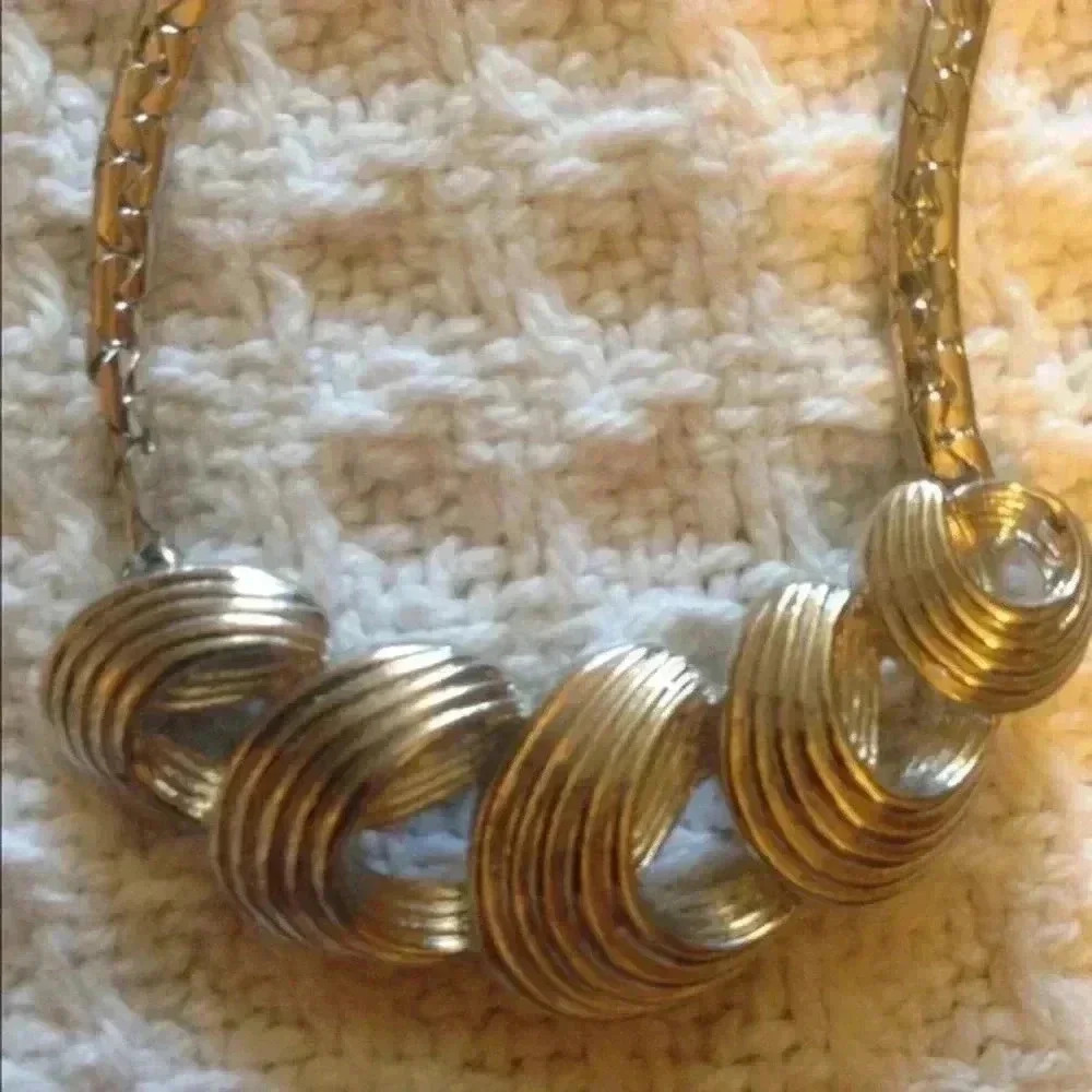 Vintage swirl silver necklace - Picture 2 of 4